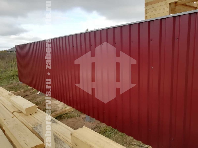 Забор из профнастила с бетонированием столбов 45 метров