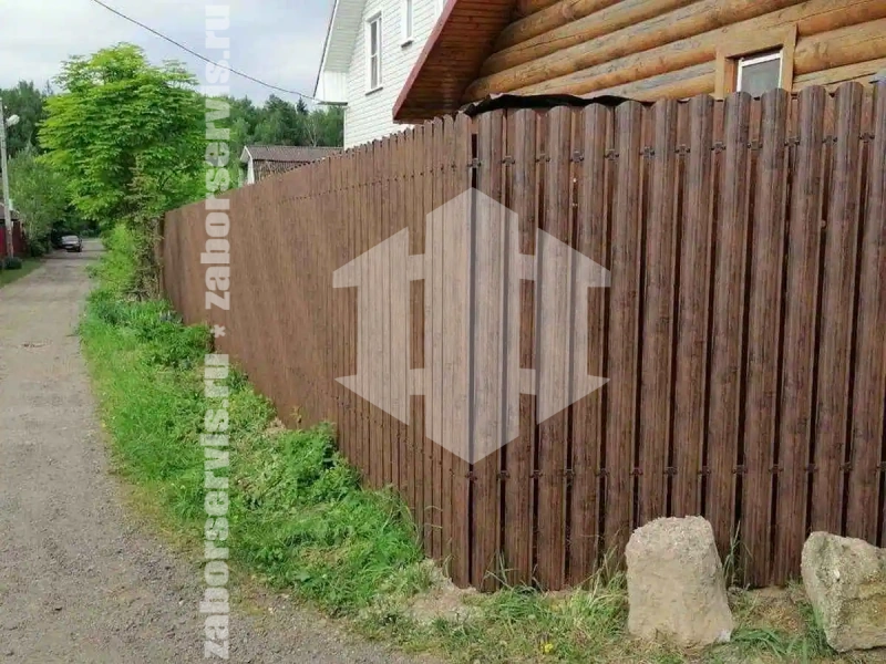 Забор из евроштакетника под дерево 75 метра