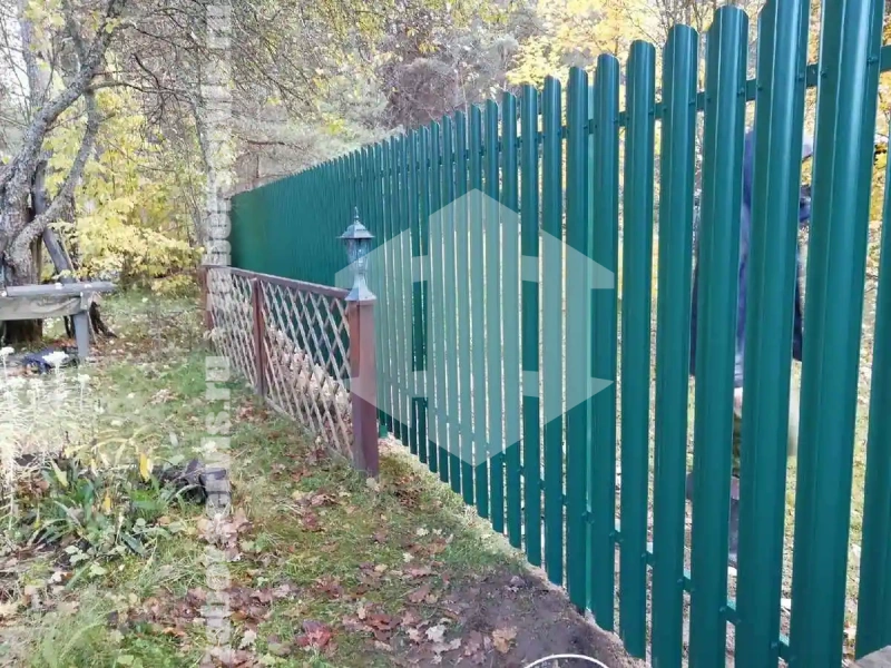 Забор из металлического штакетника зеленый 70 метров