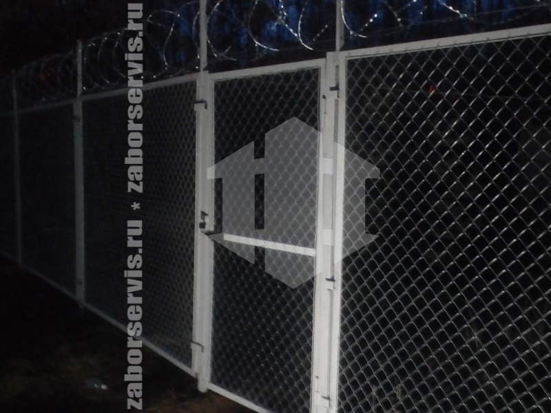 Забор из сетки рабицы в натяг секционный 25 метров