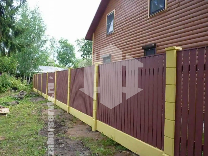 Забор из металлического штакетника на ленточном фундаменте 68 метров