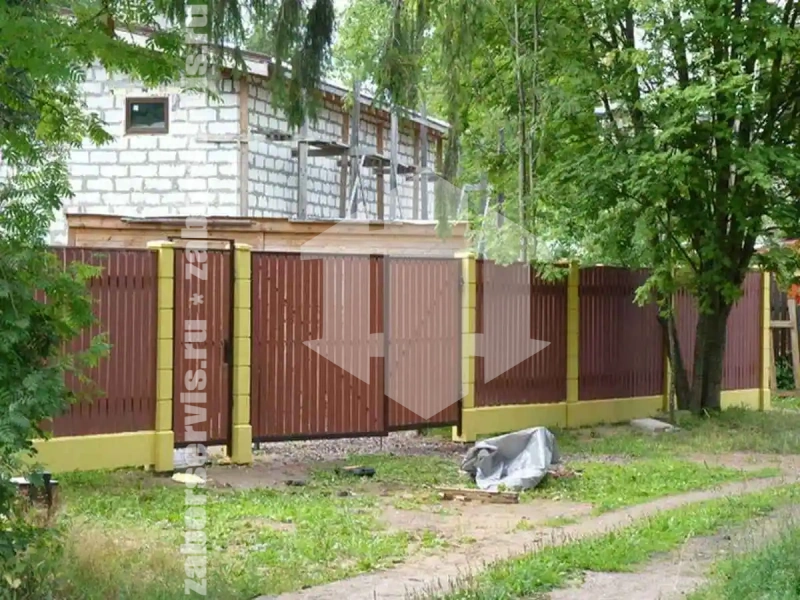 Забор из металлического штакетника на ленточном фундаменте 68 метров