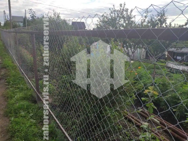 Забор из сетки рабицы на профильном каркасе 88 метров