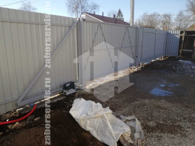 Забор из профнастила с забивными столбами 75 метров