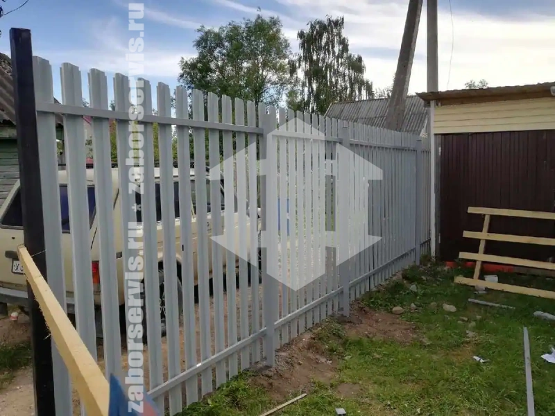 Забор из металлического штакетника оцинкованный 60 метров