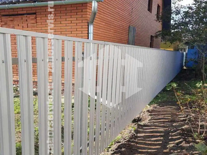 Забор из металлического штакетника оцинкованный 50 метров