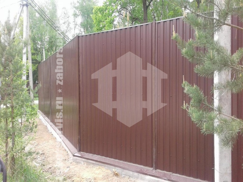 Забор из профнастила на ленточном фундаменте 108 метров