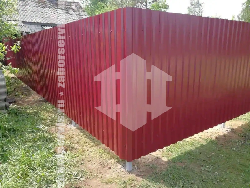 Забор из профнастила красный 85 метров