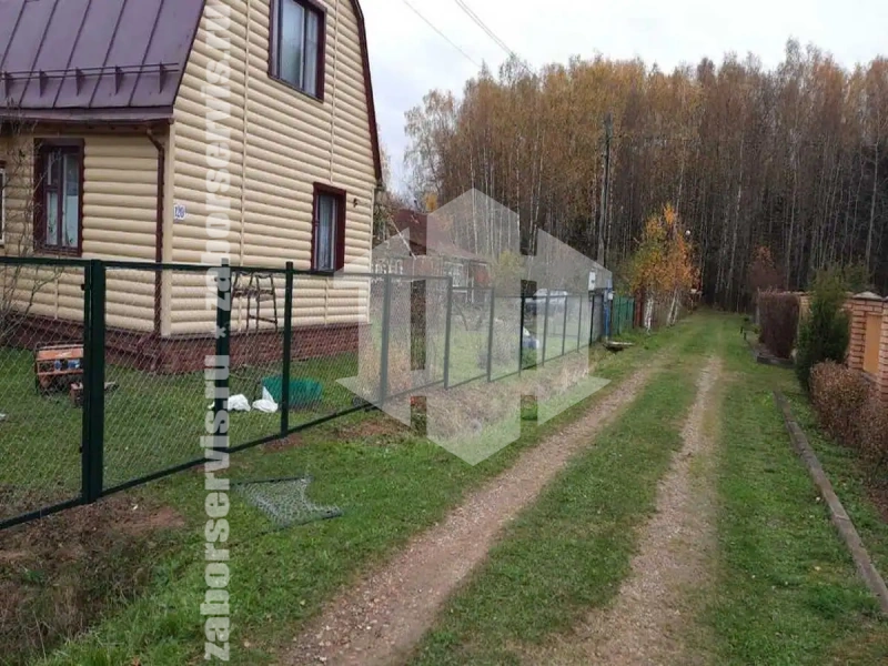 Забор из сетки рабицы с секциями 59 метров